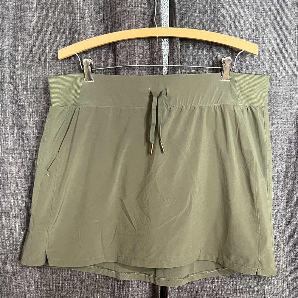All in motion green athletic skort skirt with compression shorts under size XL